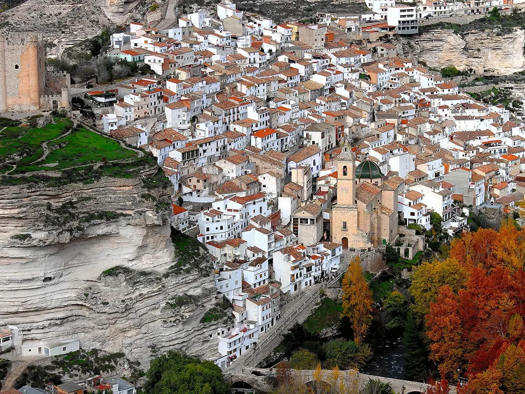 Encuentra tu propiedad ideal en Alcalá del Júcar